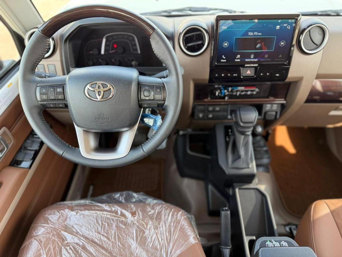 Toyota Land Cruiser Pick Up 2026 LC79 Double Cabin 4,0L petrol Full option Oman spec-5-5