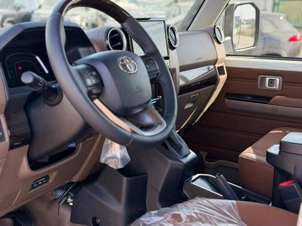 Toyota Land Cruiser Pick Up 2026 LC79 Double Cabin 4,0L petrol Full option Oman spec