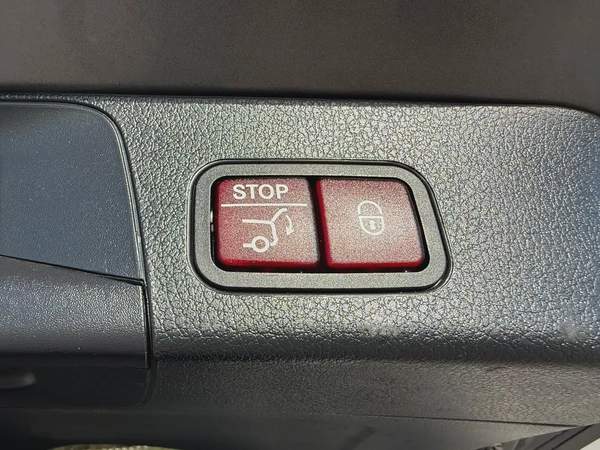 Mercedes-Benz GLB 250 4MATIC 2020, American Specs