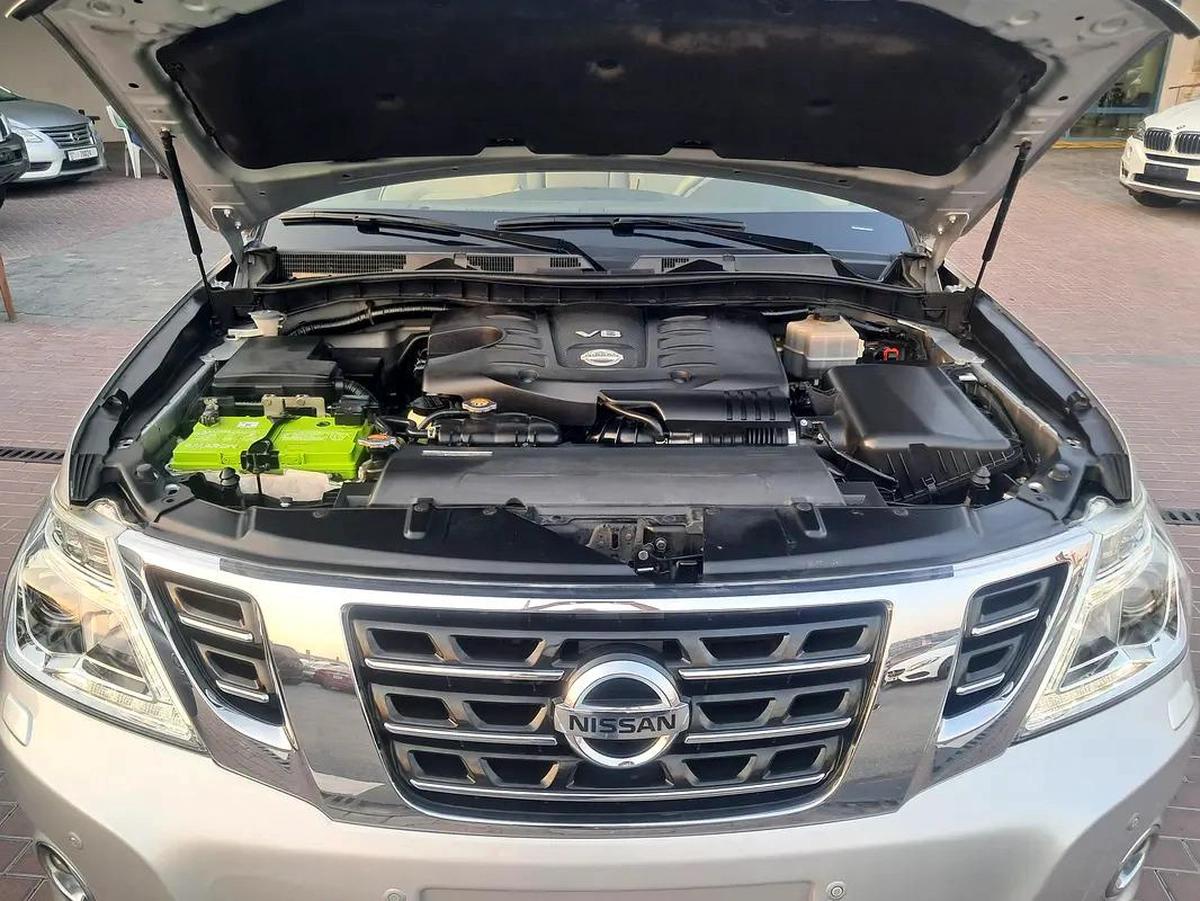 Nissan Patrol LE Titanium N-Plus Big Engin Original Paint Single Owner Well Maintained in Company-7-7
