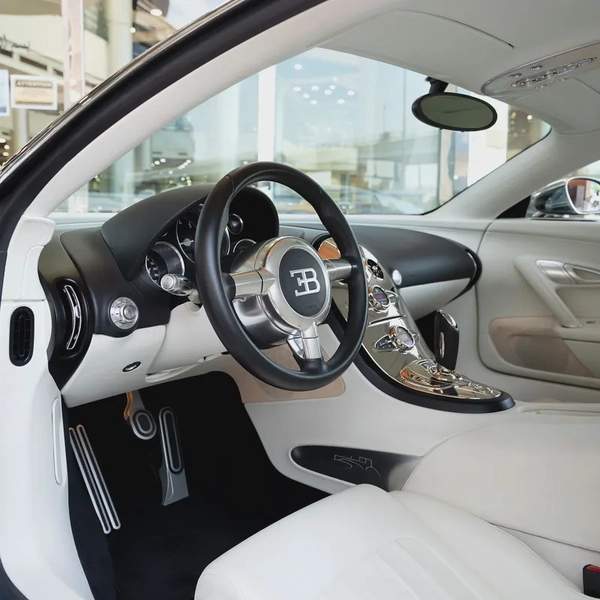 2010 BUGATTI VERYON NOCTURNE GCC DONE ONLY 4000KM WITH 2 YEARS SERVICE CONTRACT