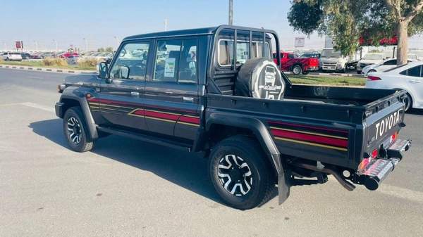Toyota Land Cruiser Pick Up LC79 DOUBLE CABIN 70TH ANNIVERSARY 4.0 AUTOMATIC
