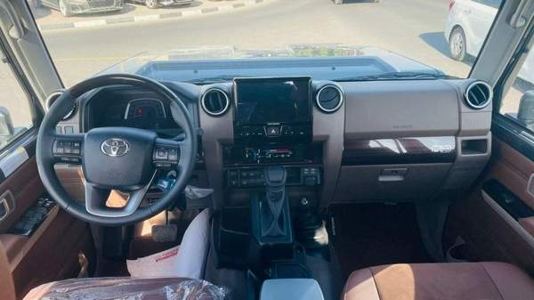 Toyota Land Cruiser Pick Up LC79 DOUBLE CABIN 70TH ANNIVERSARY 4.0 AUTOMATIC