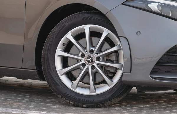 MERCEDES BENZ A220 2020