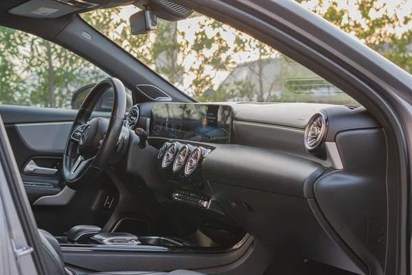 MERCEDES BENZ A220 2020