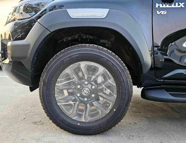 Toyota Hilux SR5 ADVENTURE / 4.0L V6 PETROL / 360 CAMERA / FR & REAR CAMERA / AUTO A.C