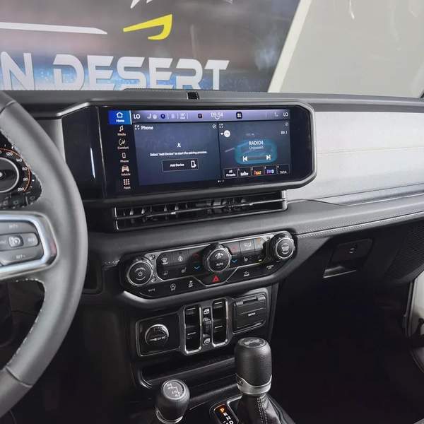 2025 Jeep Wrangler Sahara V6