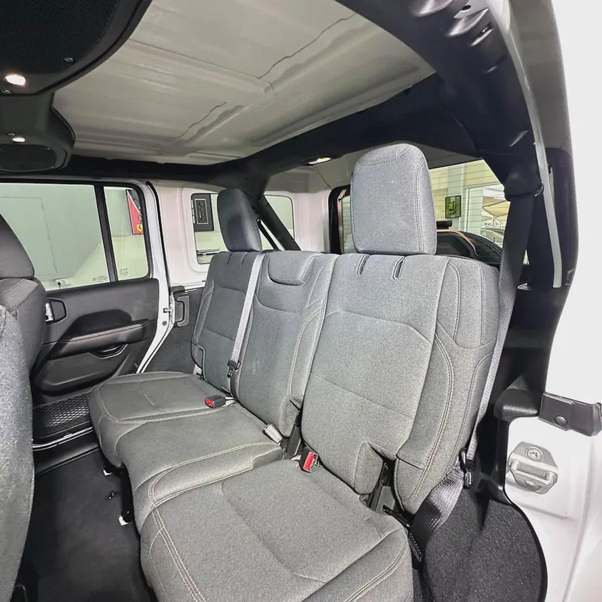 2025 Jeep Wrangler Sahara V6-9-9