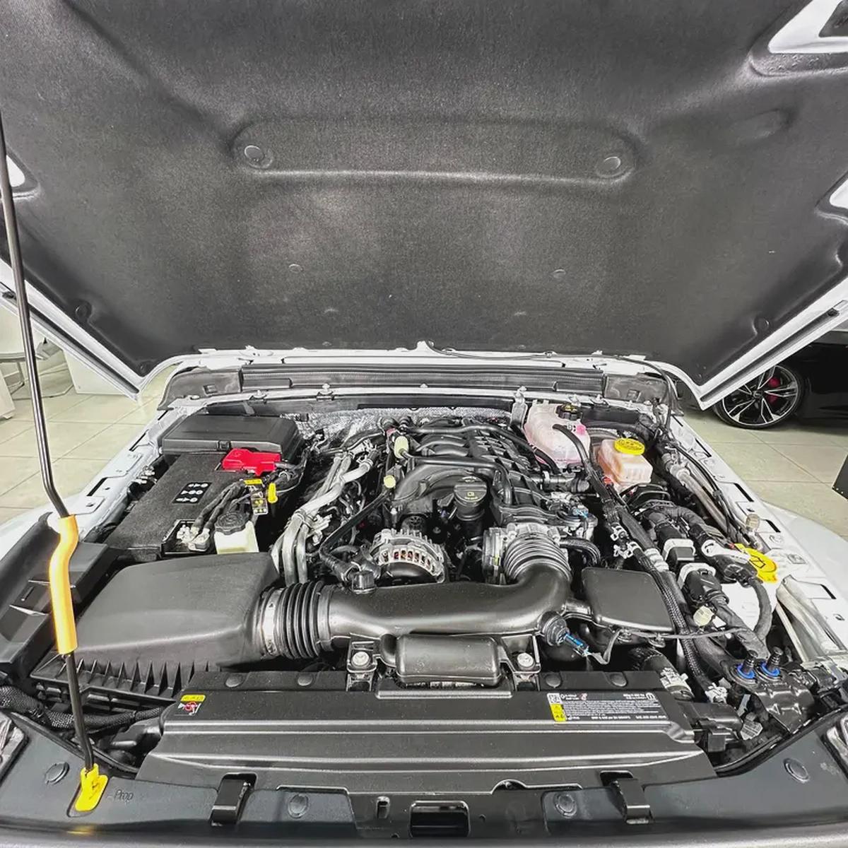 2025 Jeep Wrangler Sahara V6-13-13