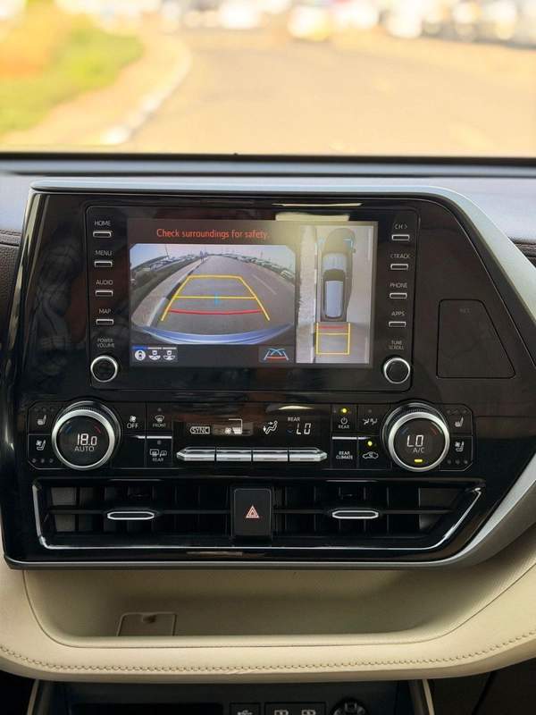 Toyota Highlander Hybrid Platinum 2.5L | 360 camera, panoramic , head up display