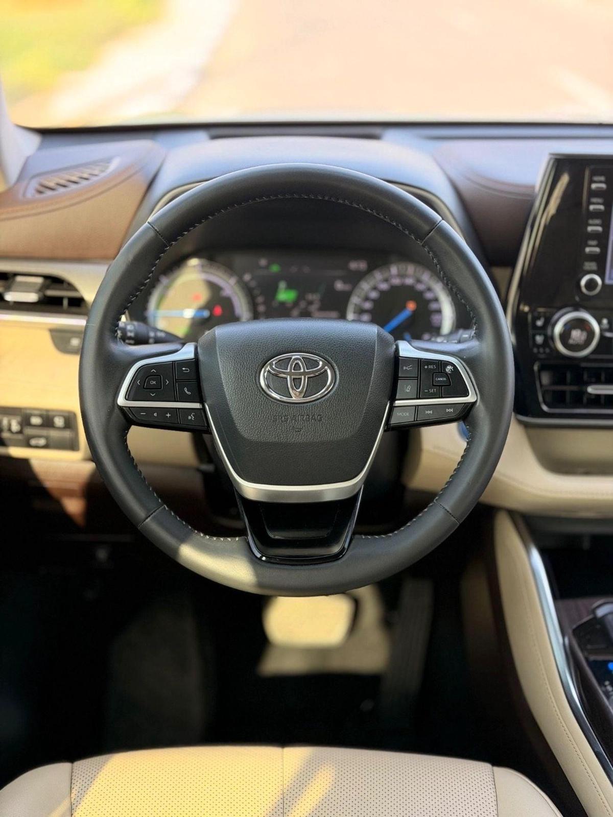 Toyota Highlander Hybrid Platinum 2.5L | 360 camera, panoramic , head up display-8-8