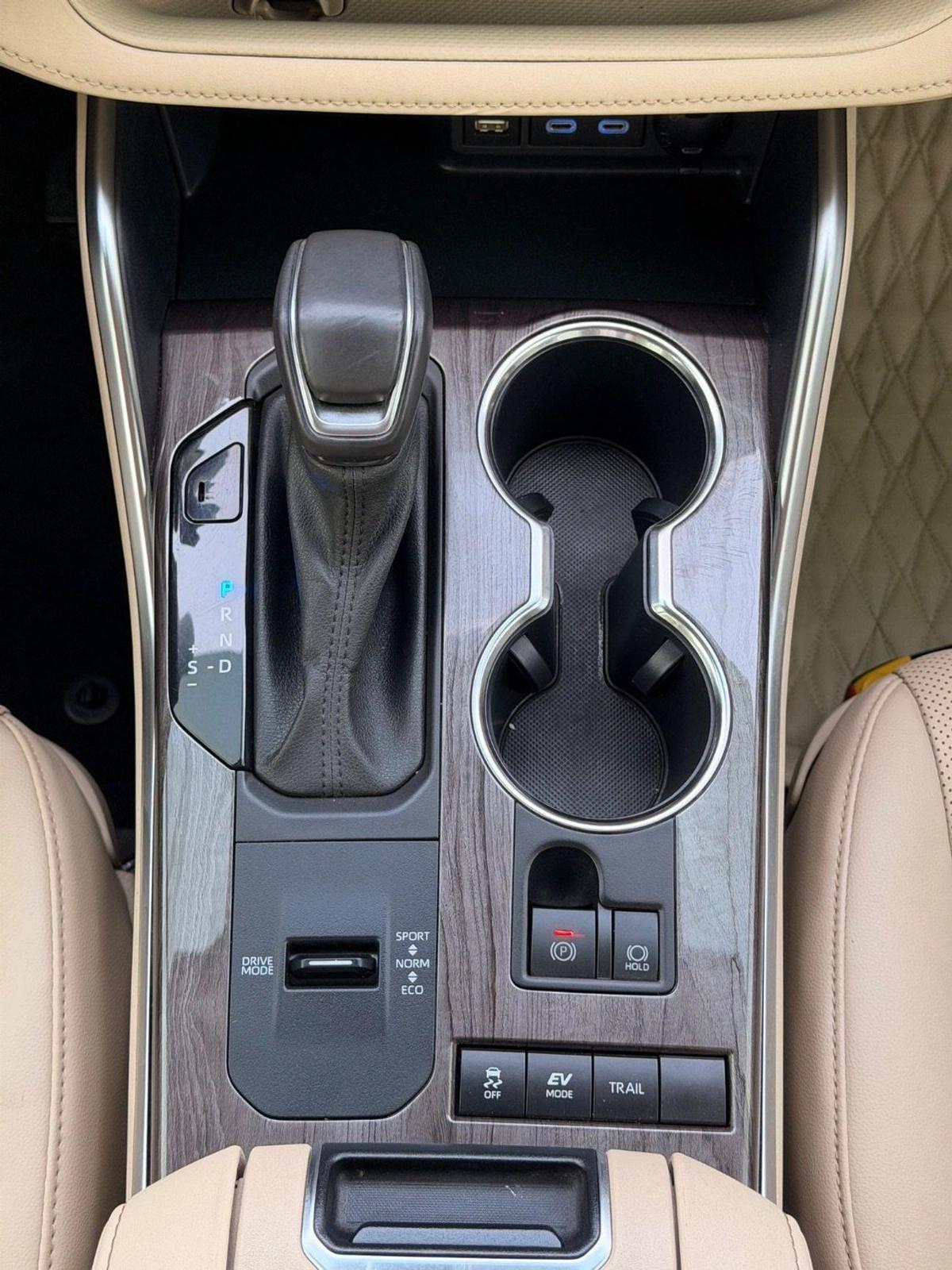 Toyota Highlander Hybrid Platinum 2.5L | 360 camera, panoramic , head up display-10-10