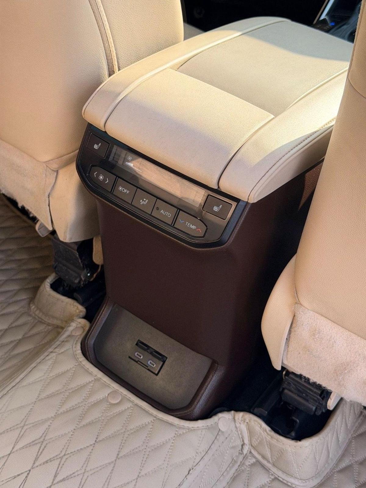 Toyota Highlander Hybrid Platinum 2.5L | 360 camera, panoramic , head up display-15-15