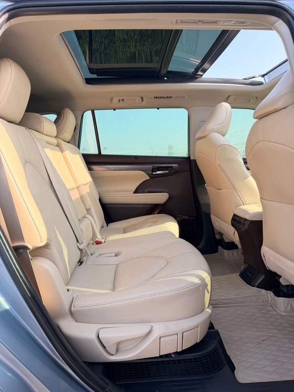 Toyota Highlander Hybrid Platinum 2.5L | 360 camera, panoramic , head up display