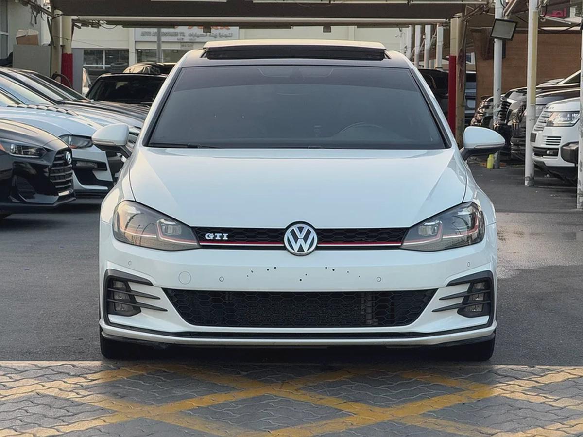 جولف GTI موديل 2018 خليجى بانوراما فل اوبشن صبغ الوكاله بحاله ممتازه-0-0