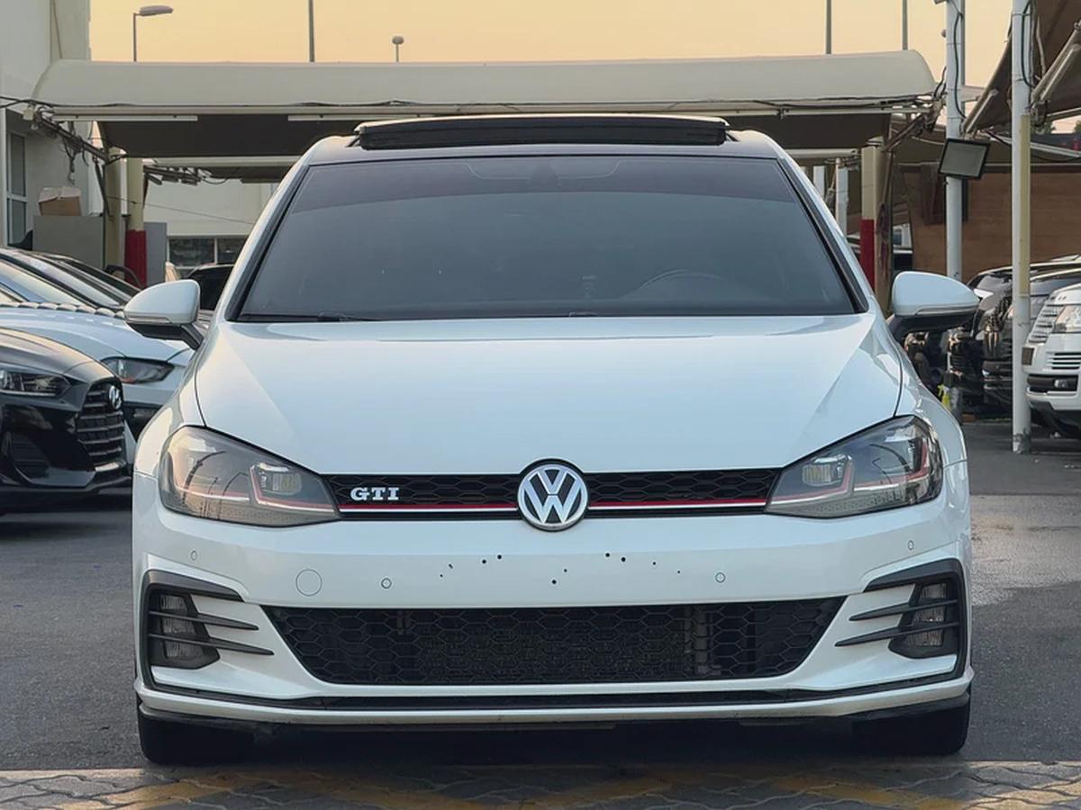 جولف GTI موديل 2018 خليجى بانوراما فل اوبشن صبغ الوكاله بحاله ممتازه-1-1