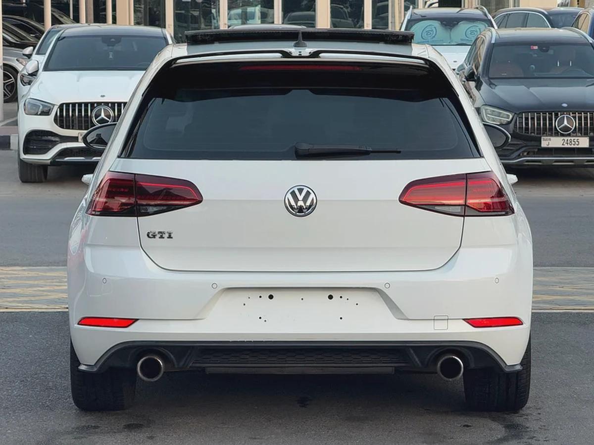 جولف GTI موديل 2018 خليجى بانوراما فل اوبشن صبغ الوكاله بحاله ممتازه-9-9