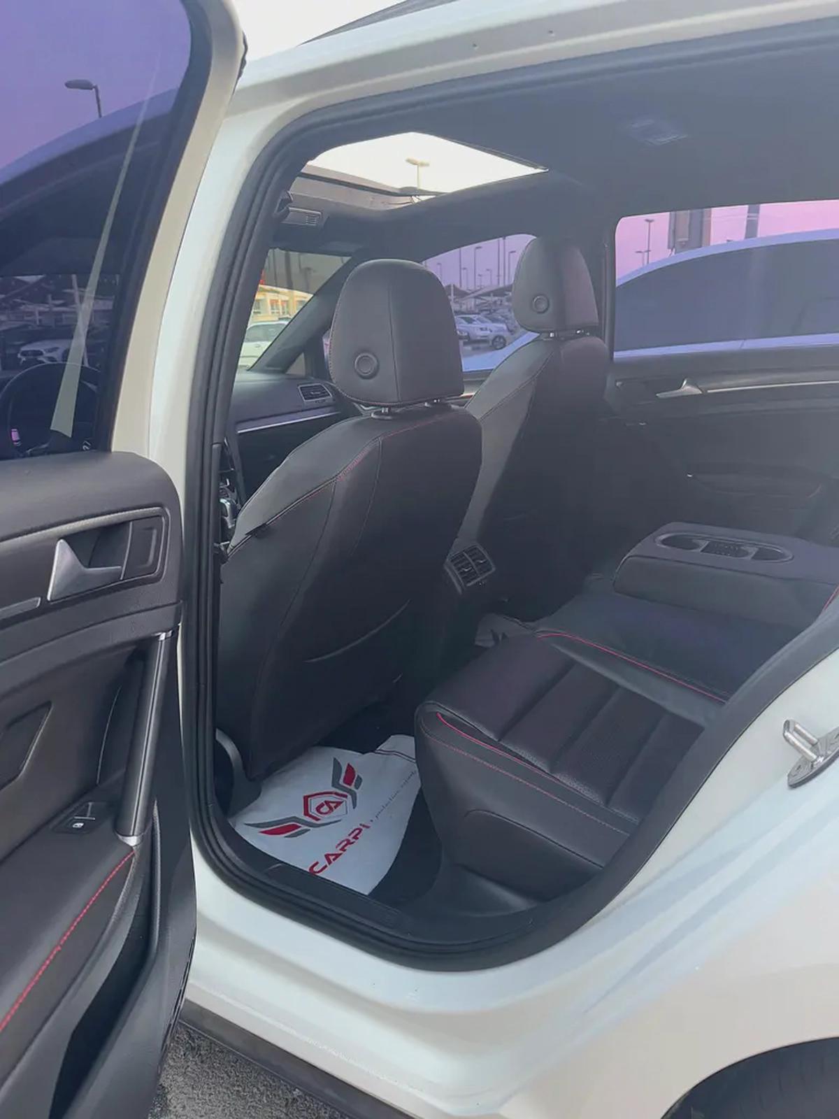 جولف GTI موديل 2018 خليجى بانوراما فل اوبشن صبغ الوكاله بحاله ممتازه-15-15