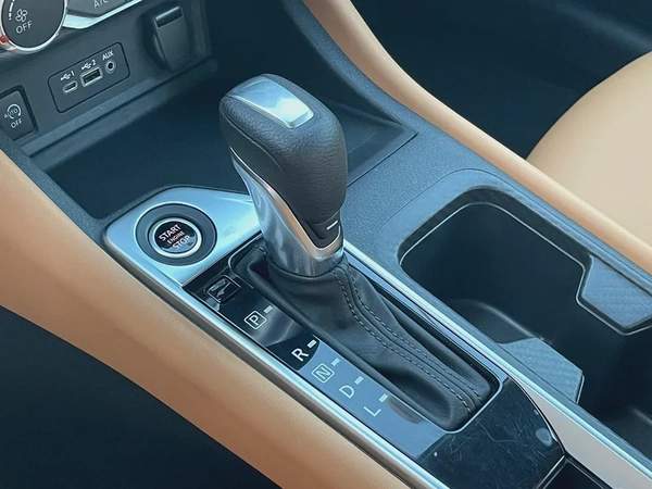 NISSAN - SENTRA - 2024 - SV - 2,0L - AMERICAN SPECS VERY GOOD CONDITION