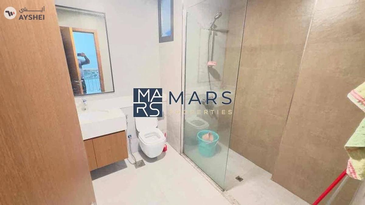 Stunning 4-Bedrooms, 5-Bathrooms Home in Tilal City-14-14