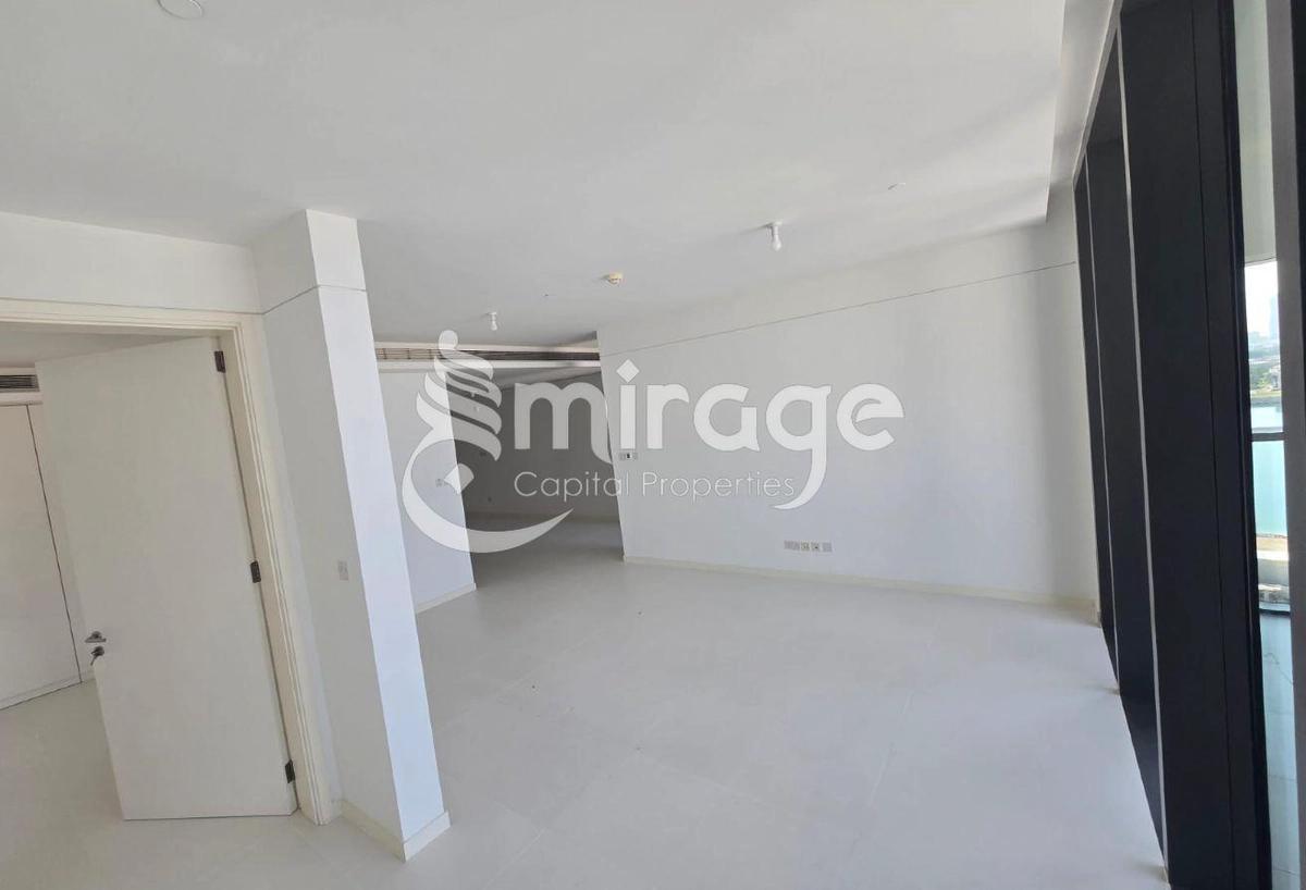 Big Balcony | Modern 1BR | Premium Location-25-25