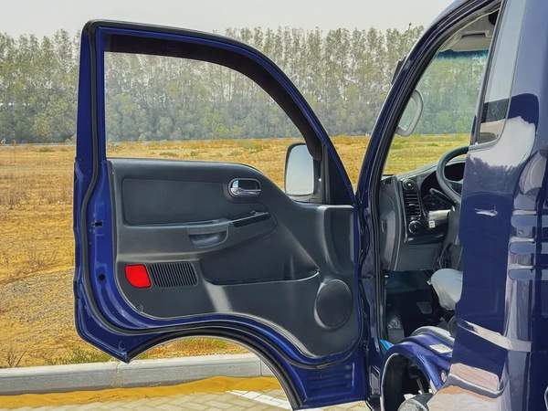 2011 Kia Bongo Cargo Pick Up - 2.7L RWD 4 cylinder - diesel engine - 5 speed MT - Book now!