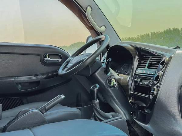 2011 Kia Bongo Cargo Pick Up - 2.7L RWD 4 cylinder - diesel engine - 5 speed MT - Book now!