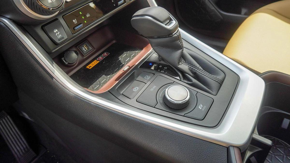 Toyota RAV4 HEV 4WD 2.5L Saudi specs-7-7