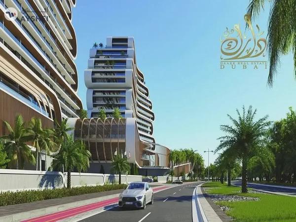 WATERFRONT DEAL_LUXURY THAT PERFORMS_YACHT&BEACH