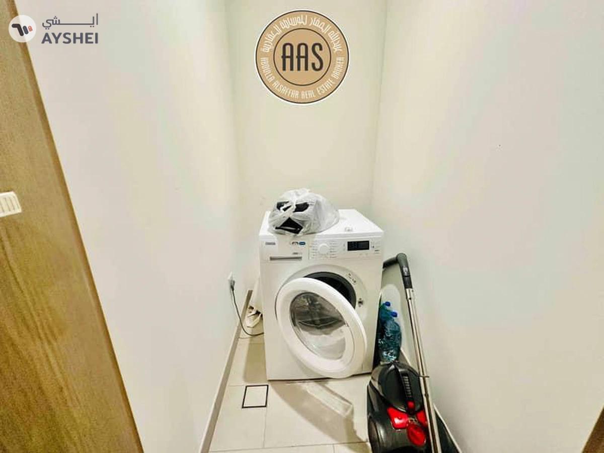 Fully furnished 1bedroom •• with maid room •• burj khalifa view •• hot offer-9-9