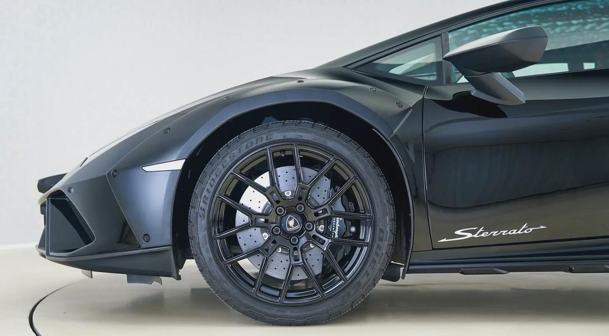 Special Offer | AED 18,002 PM | Warranty Until November 2028 | 2023 Lamborghini Huracan - Sterrato-10-10