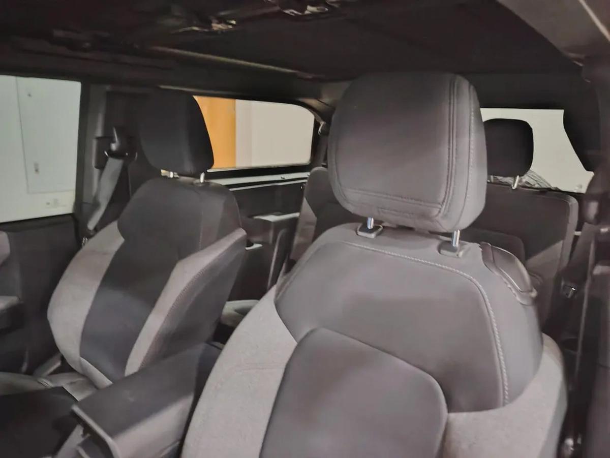 2023 Ford Bronco Base - American Specs - Like New!-6-6