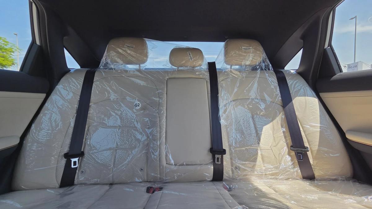 Nissan N6 180 Max (Silver White)-9-9