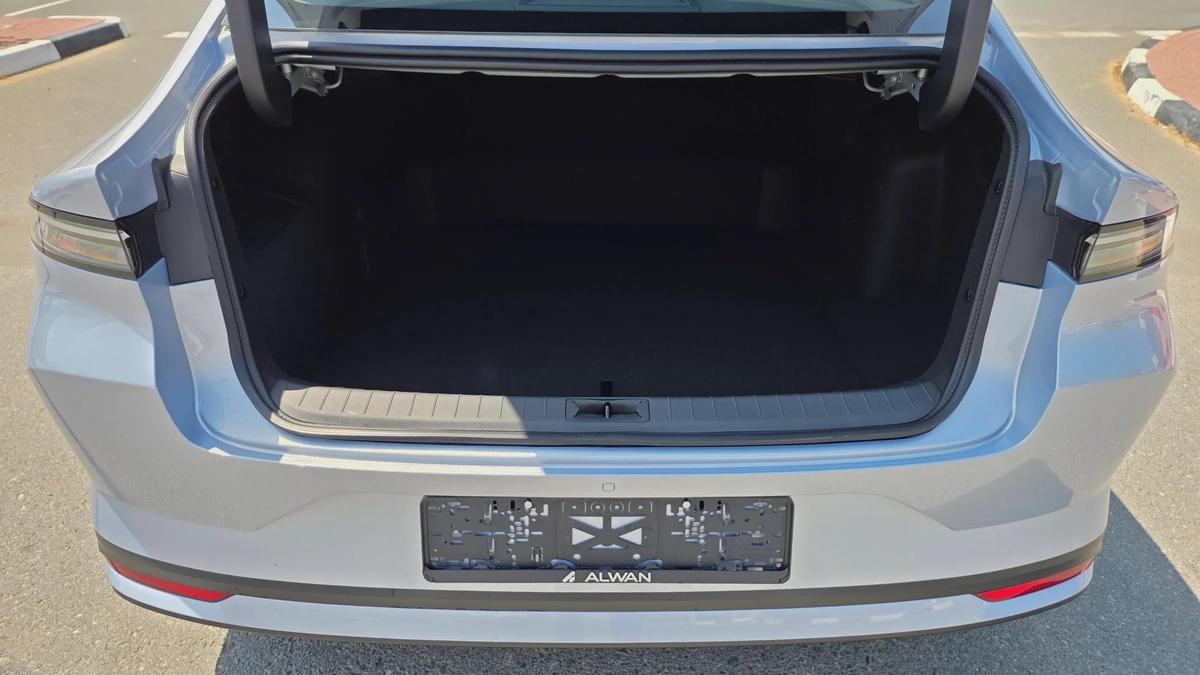 Nissan N6 180 Max (Silver White)-10-10