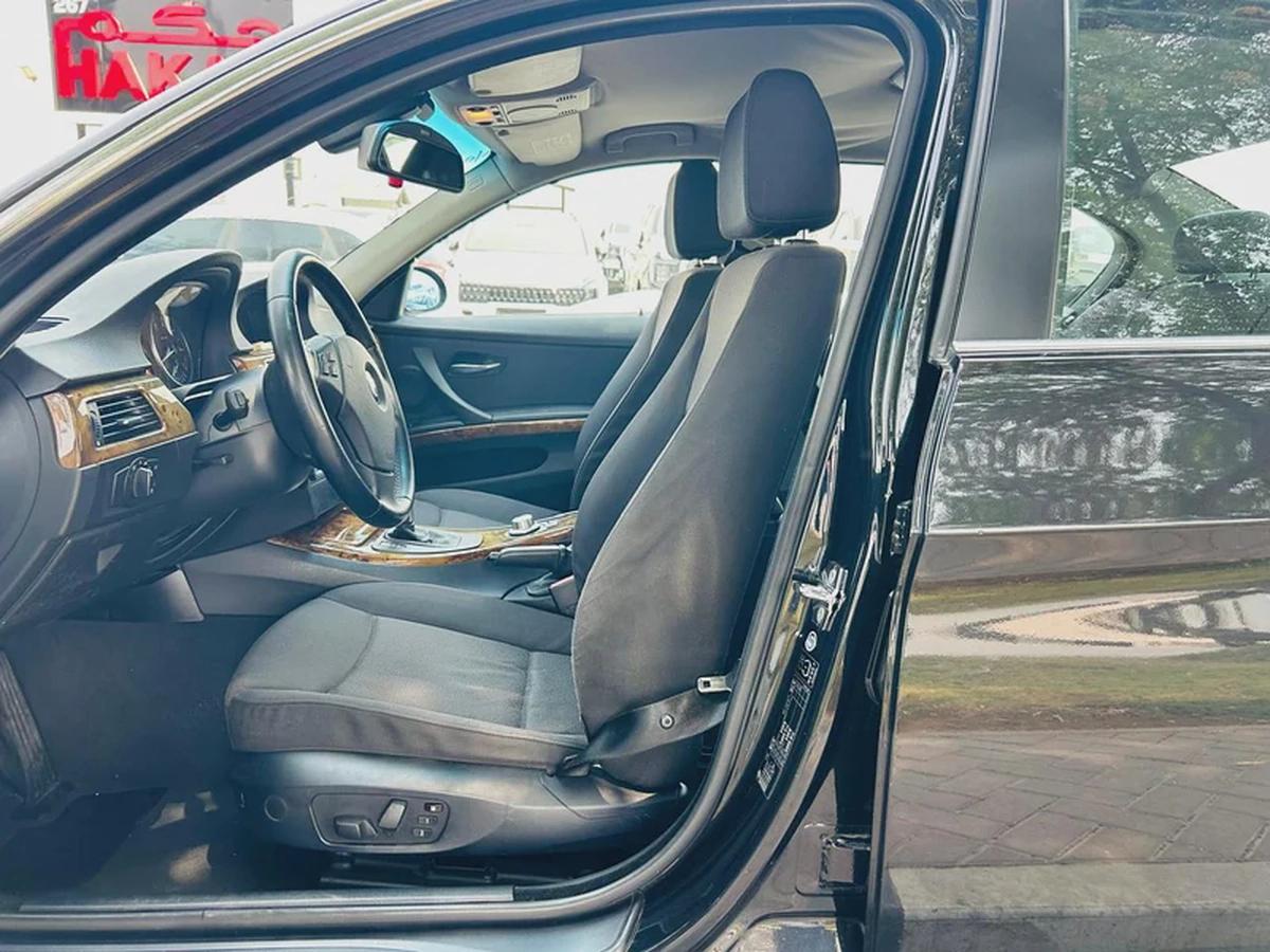 BMW 323i | 2006 | CLEAN TITLE | FRESH JAPAN IMPORT-10-10