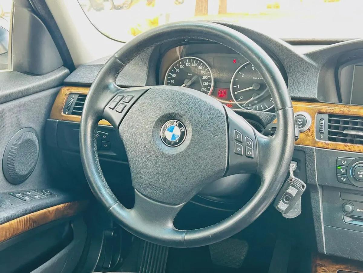 BMW 323i | 2006 | CLEAN TITLE | FRESH JAPAN IMPORT-17-17