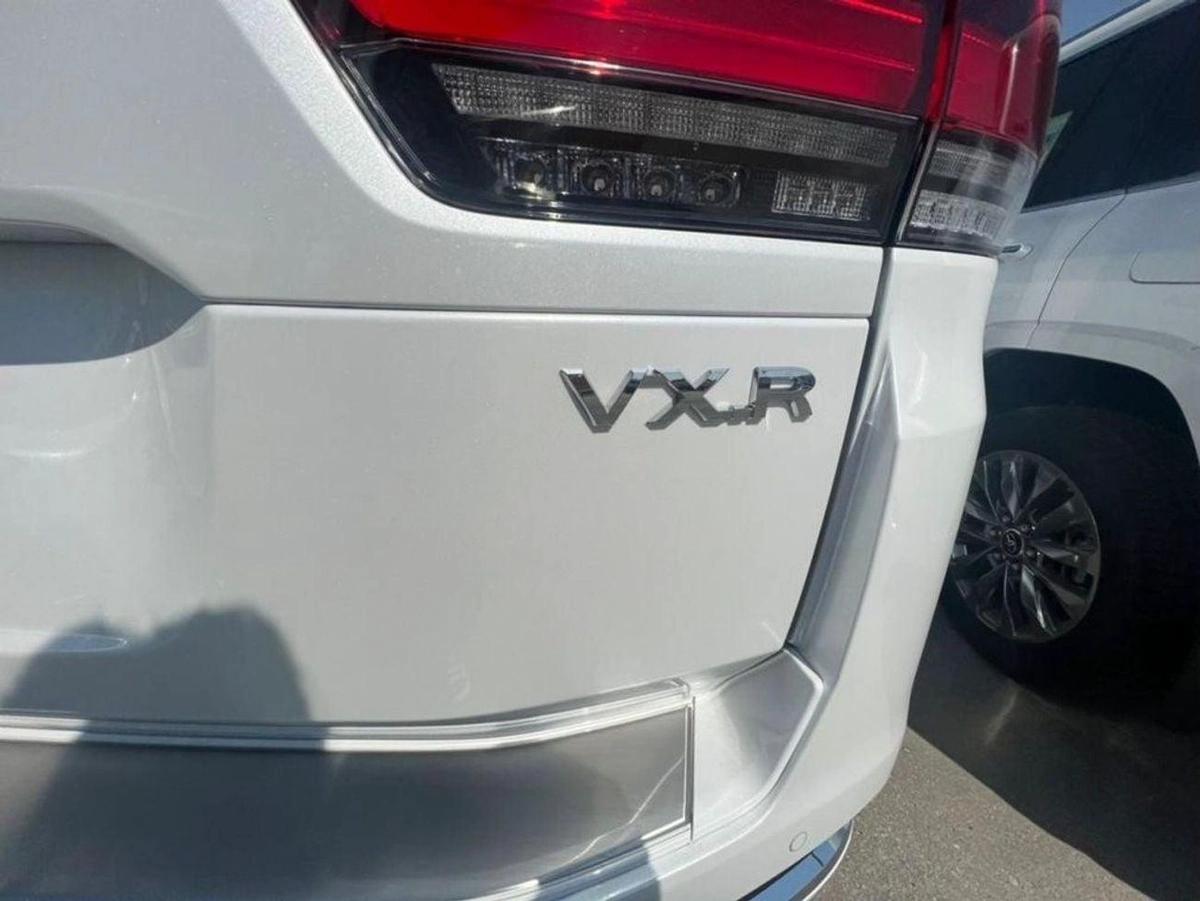 Toyota Land Cruiser Toyota Land Cruiser VXR 3.5L Twin turbo-3-3