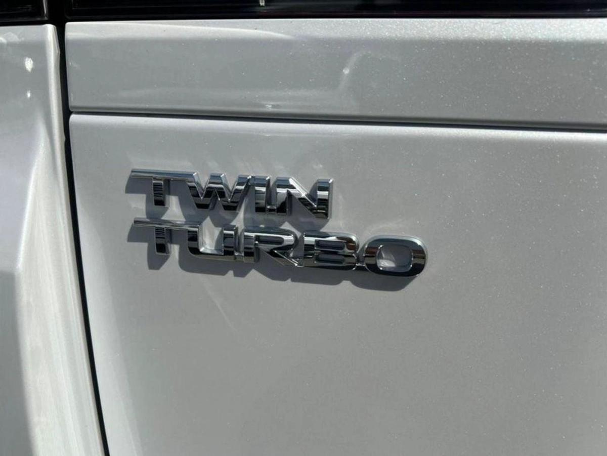 Toyota Land Cruiser Toyota Land Cruiser VXR 3.5L Twin turbo-4-4