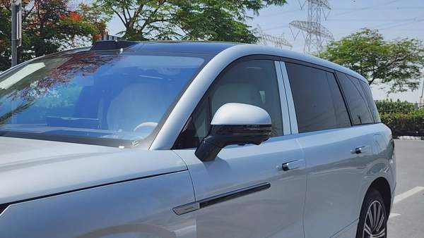 DENZA N9 (Silver White)