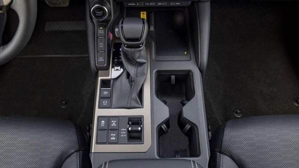 Toyota Prado (LHD) TOYOTA PRADO 250 2.4P AT FIRST EDITION MY2025 – SAND & GREY ROOF