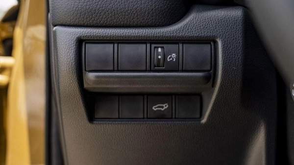 Toyota Prado (LHD) TOYOTA PRADO 250 2.4P AT FIRST EDITION MY2025 – SAND & GREY ROOF