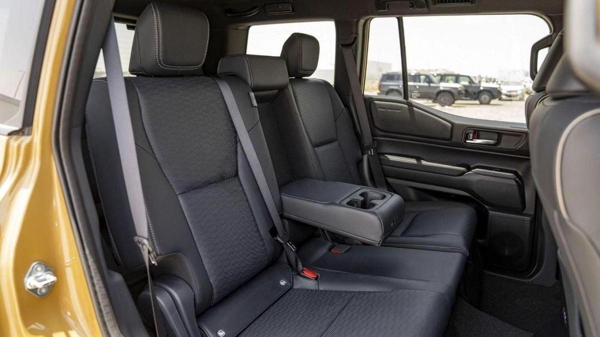 Toyota Prado (LHD) TOYOTA PRADO 250 2.4P AT FIRST EDITION MY2025 – SAND & GREY ROOF-17-17
