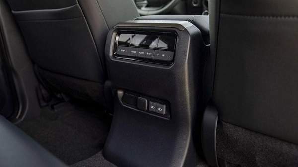 Toyota Prado (LHD) TOYOTA PRADO 250 2.4P AT FIRST EDITION MY2025 – SAND & GREY ROOF