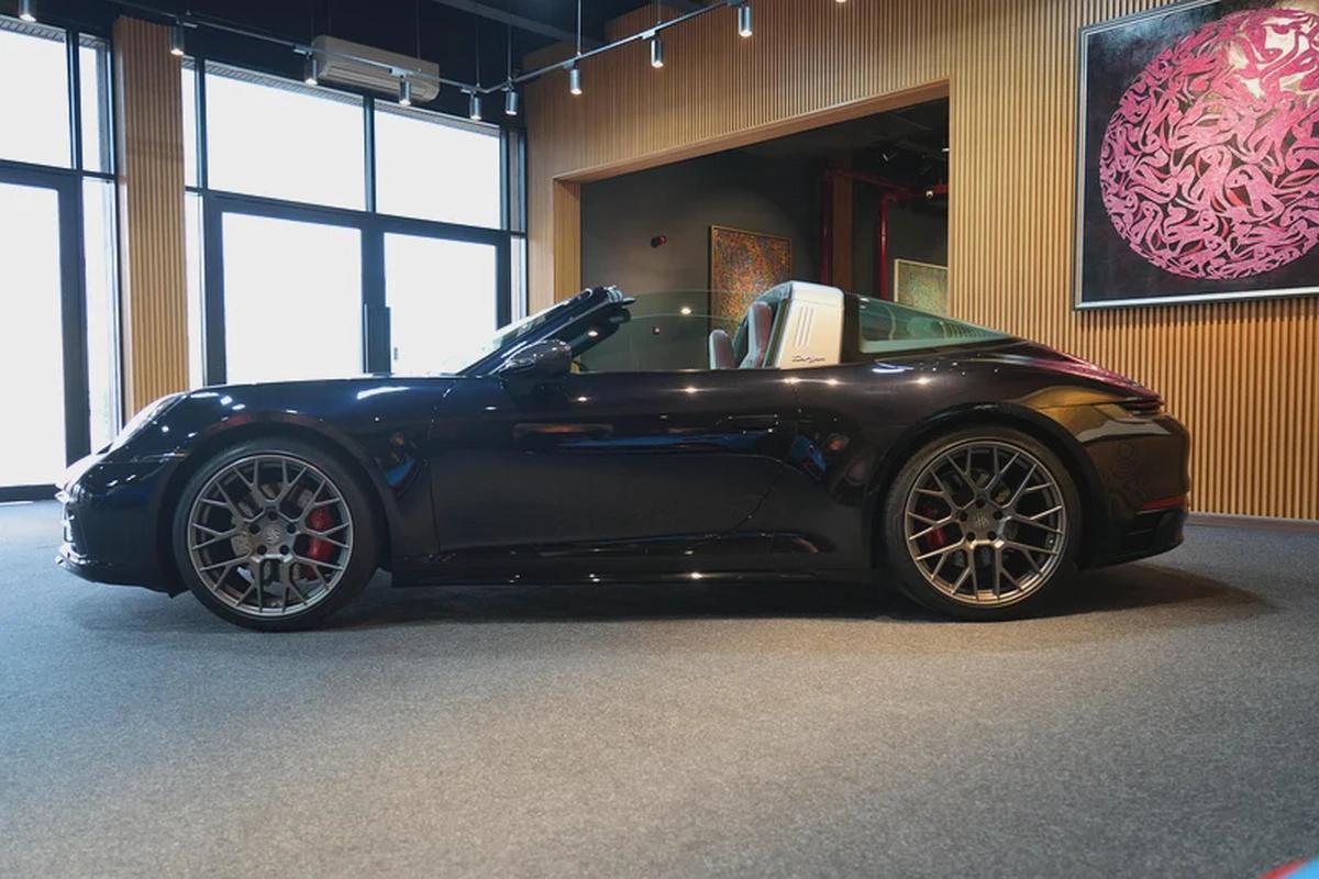 2024 Porsche 911 Targa 4S | Very low Mileage | Payment plan-3-3