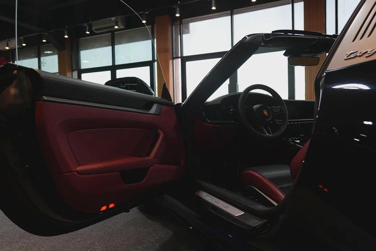 2024 Porsche 911 Targa 4S | Very low Mileage | Payment plan-8-8