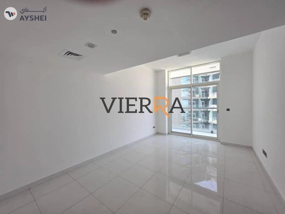 Spacious | Vacant | Prime Location l Perfect View-4-4