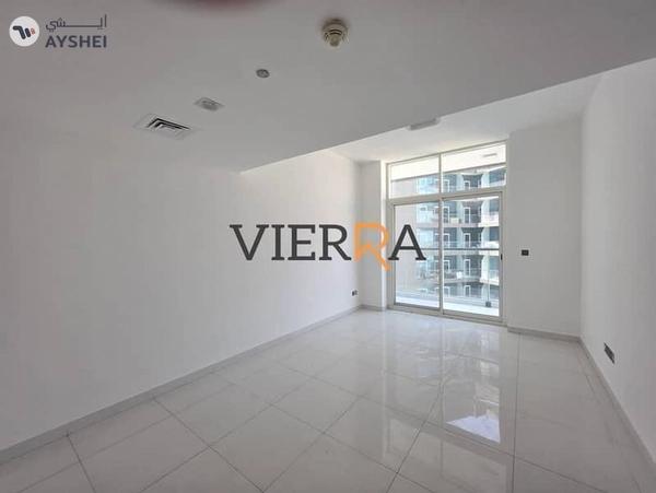 Spacious | Vacant | Prime Location l Perfect View