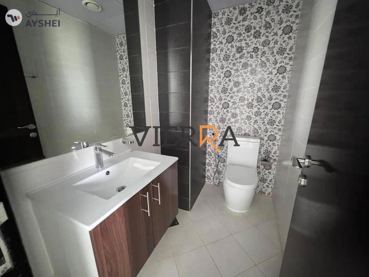 Spacious | Vacant | Prime Location l Perfect View-8-8