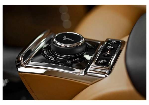 Rolls-Royce Phantom 2020 GCC Specs ll Special color