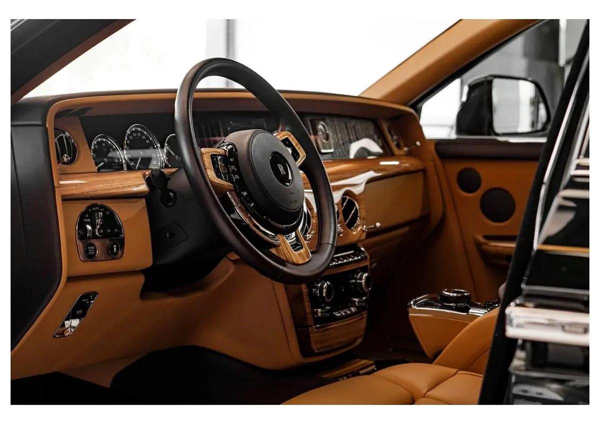 Rolls-Royce Phantom 2020 GCC Specs ll Special color-9-9